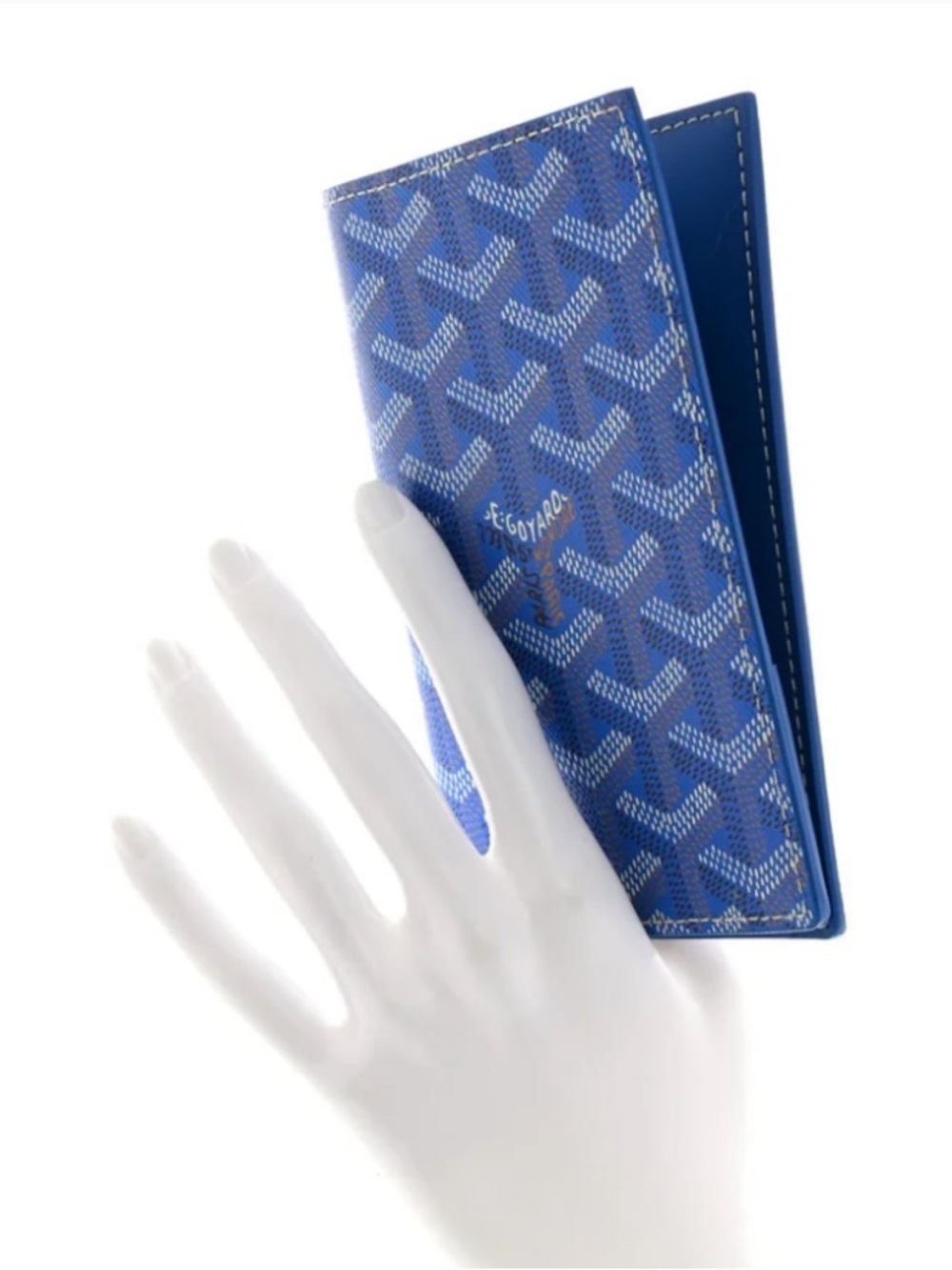 NWOT Goyard Chevron Passport Wallet